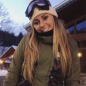 Meet your Posher, Kelsey ✨